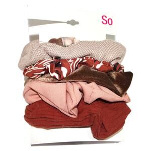 So 5 pack of Scrunchies NWT